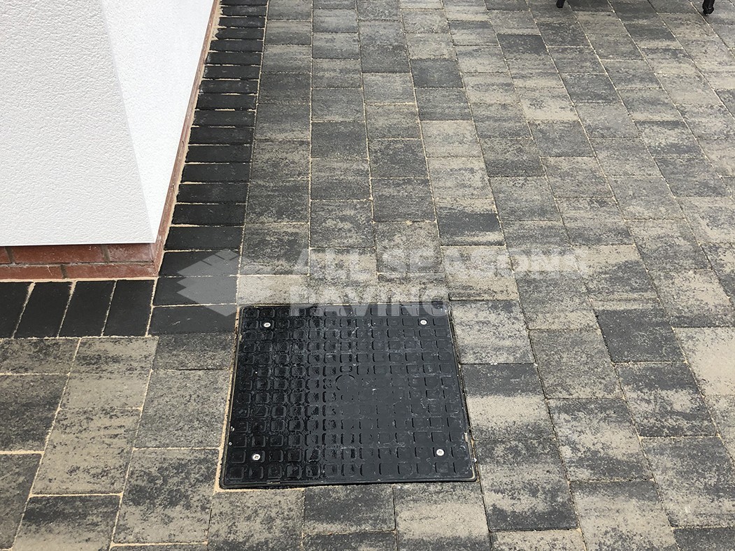 Close up of Block Paving Driveway Shannon Slate in Preston, Lancashire