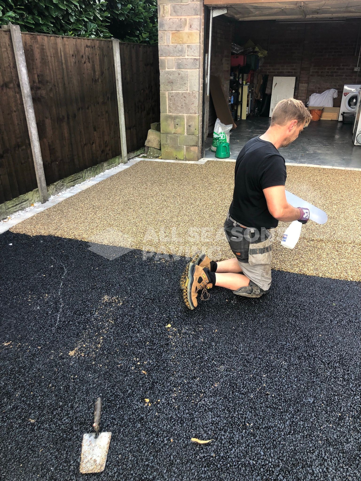 Farmhouse gold resin bound driveway installed over new open grade tarmac sub base