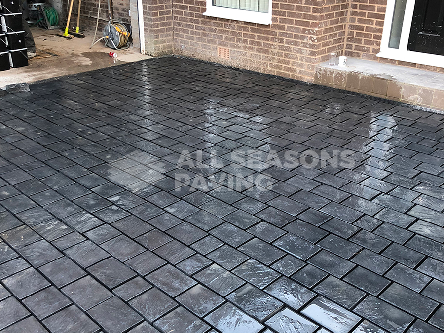 block-paving-driveway-basalt-riven-leyland_4526