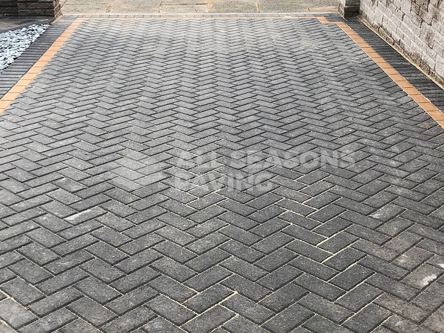 block-paving-walled-drive-preston_4639