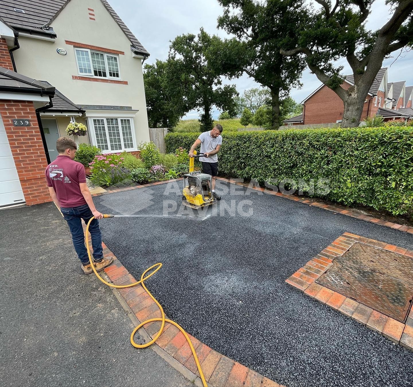Resin driveway grimsargh lancashire, colour is siberia, edge in heather blocks