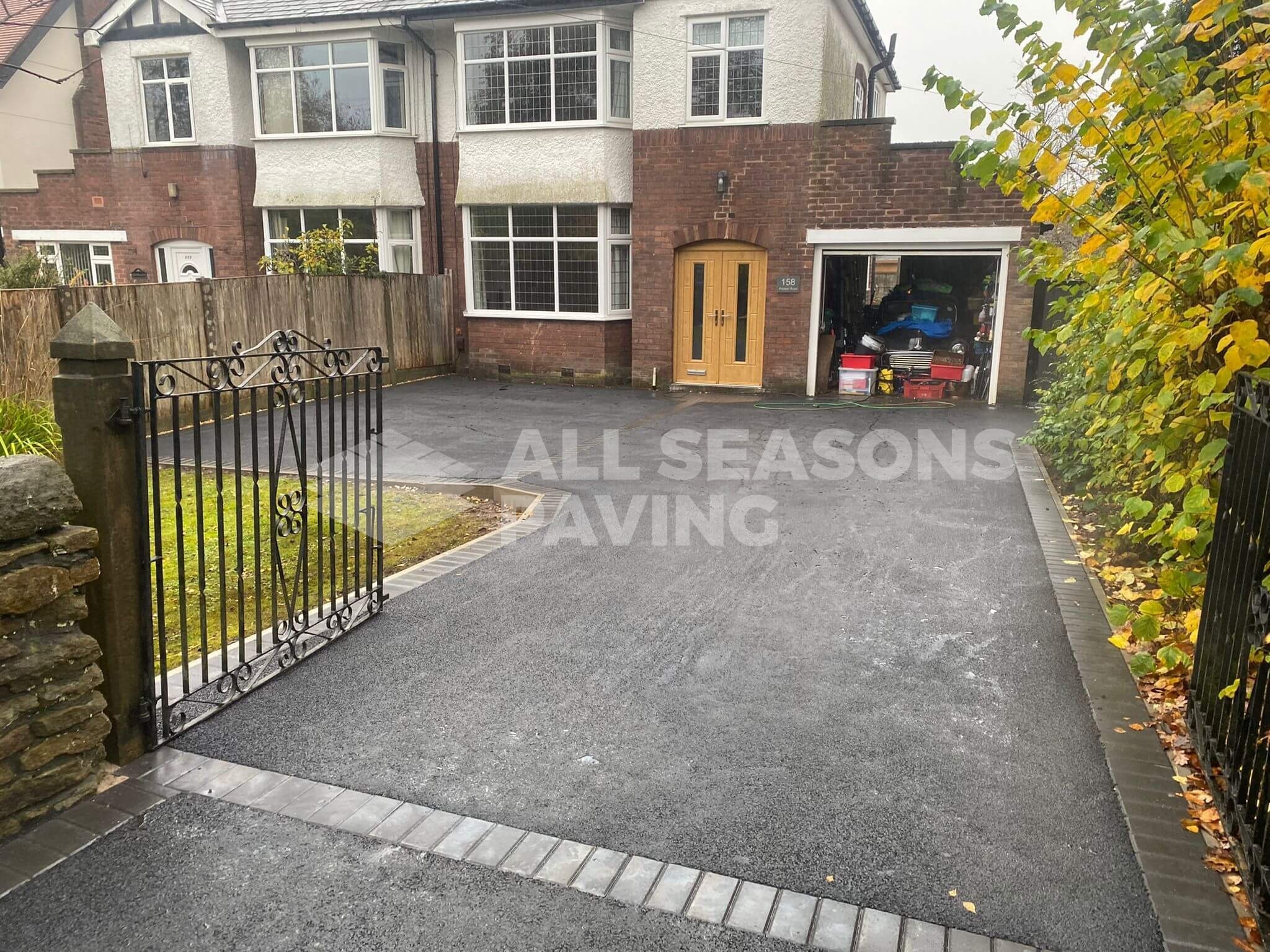 New tarmac driveway charcoal block border Chorley 12