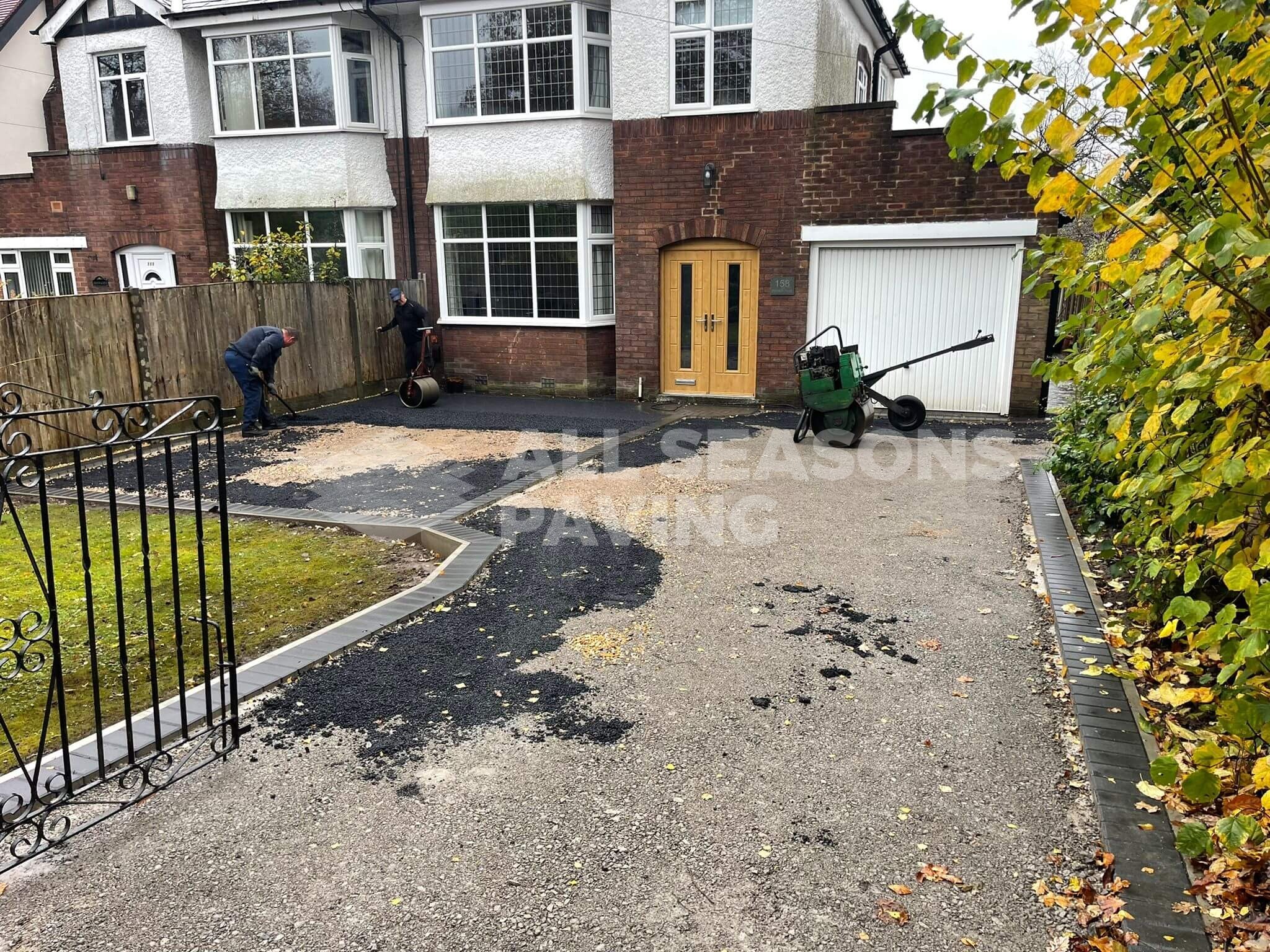 New tarmac driveway charcoal block border Chorley 15