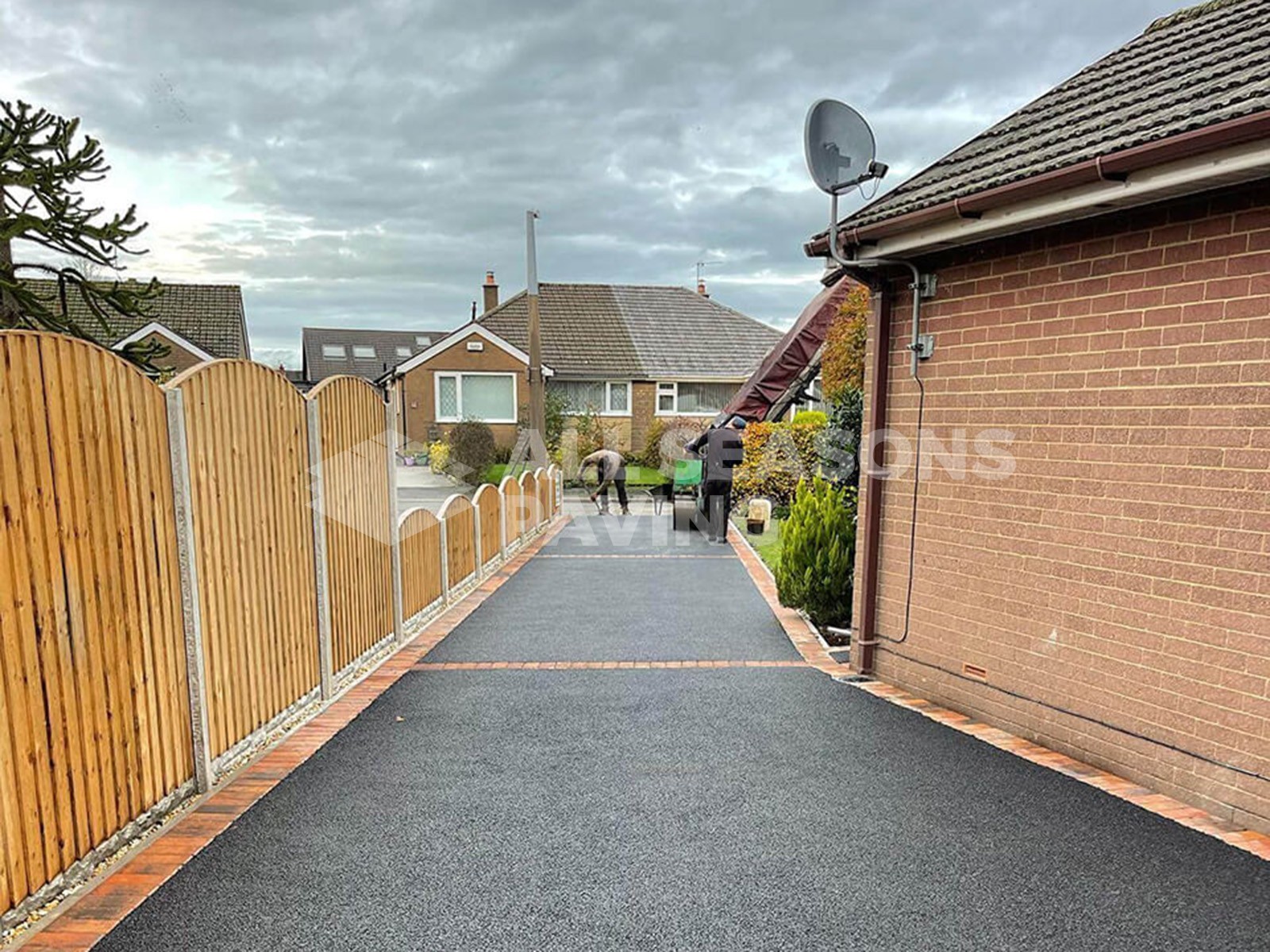 arch top fencing lancashire2